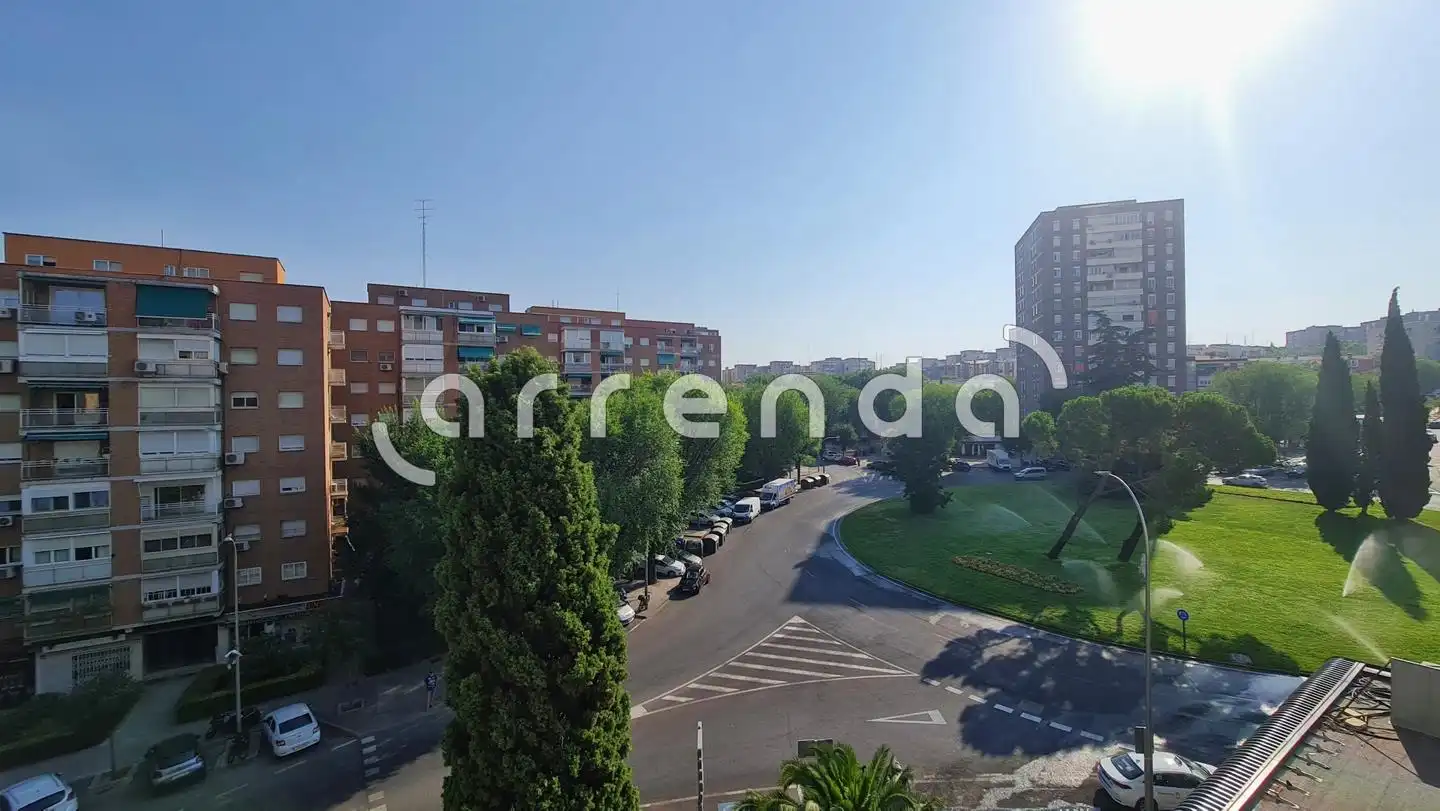 Vista exterior de Pis de lloguer en Madrid amb Terrassa