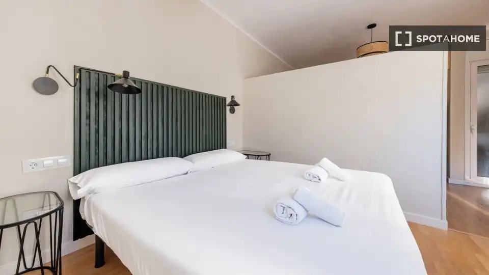 Bedroom of Flat for rent in Barcelona  with Air Conditioner, Heating and Furnished