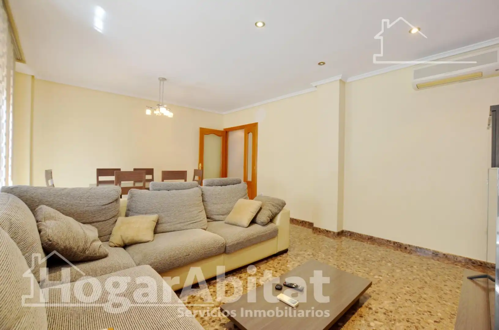 Sala de estar de Piso en venta en Tavernes de la Valldigna con Aire acondicionado, Calefacción y Trastero