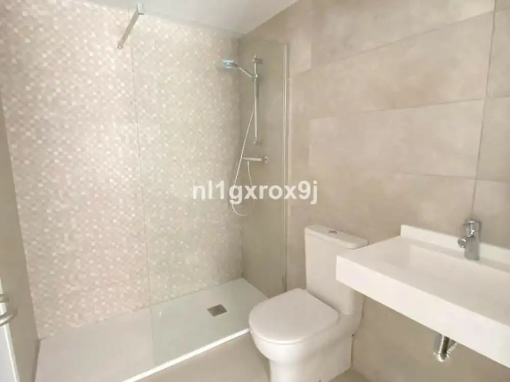 Baño de Planta baja en venta en Benahavís con Aire acondicionado, Terraza y Trastero