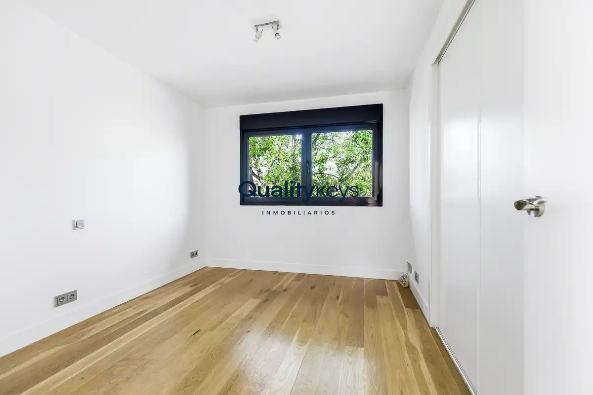 Habitación de Casa o chalet en venta en Madrid con Aire acondicionado, Calefacción y Jardín privado