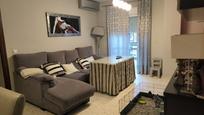 Living room of Flat for sale in  Sevilla Capital  with Air Conditioner, Storage room and Oven