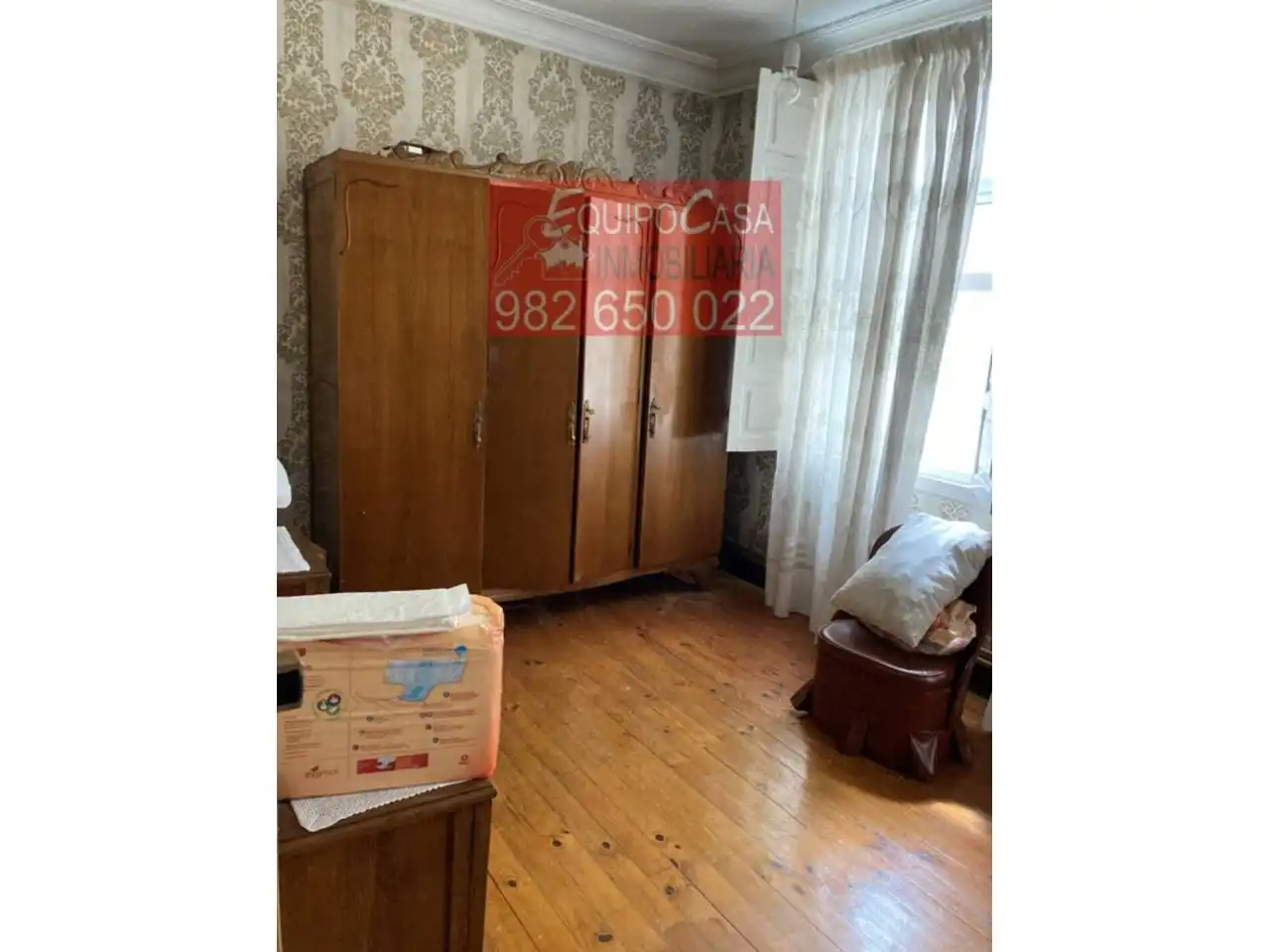 Habitación de Casa adosada en venta en Lugo con Jardín privado y Alarma