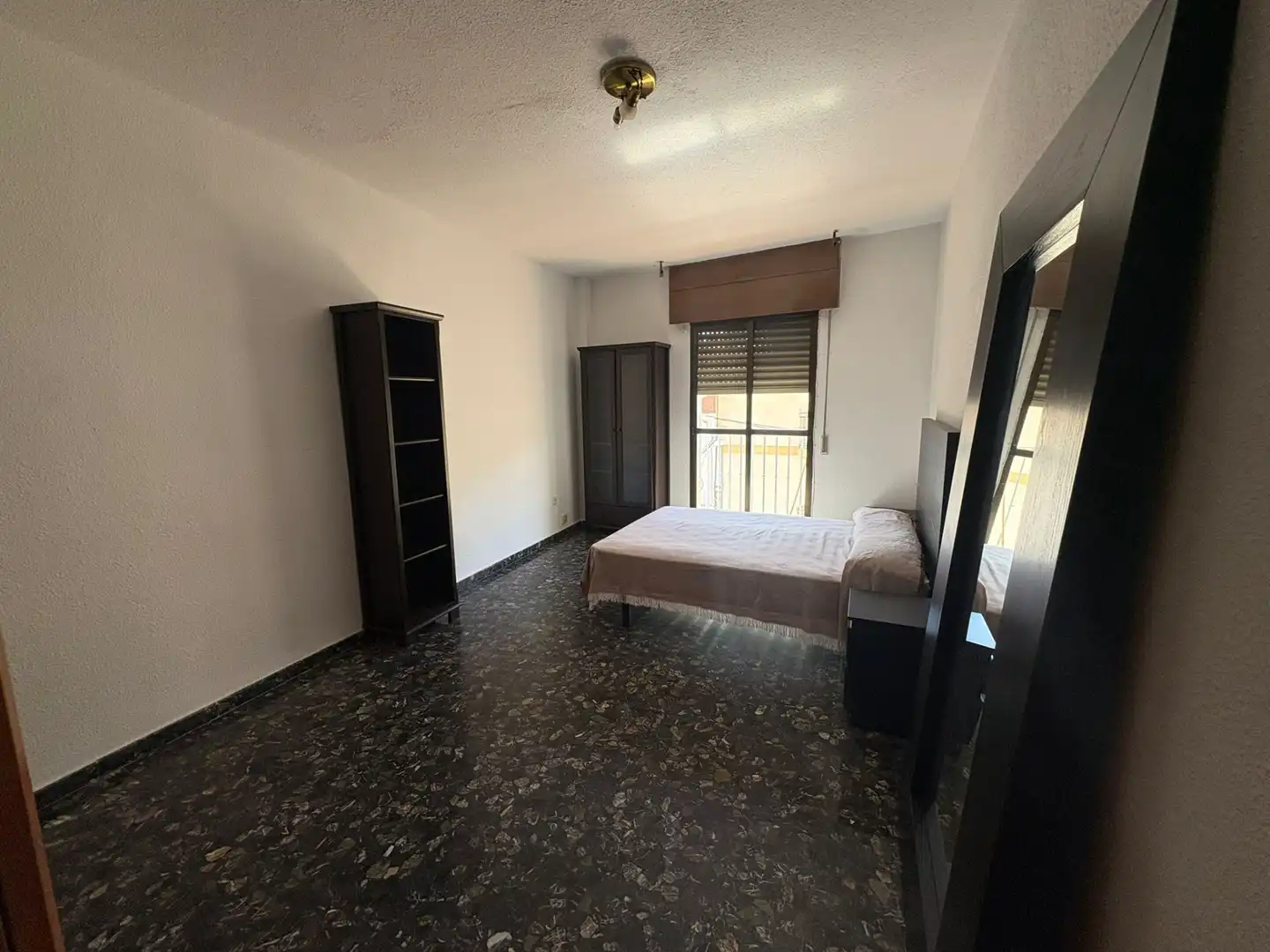 Schlafzimmer von Wohnung zum Verkauf in Loja mit Möbliert, Ofen und Waschmaschine