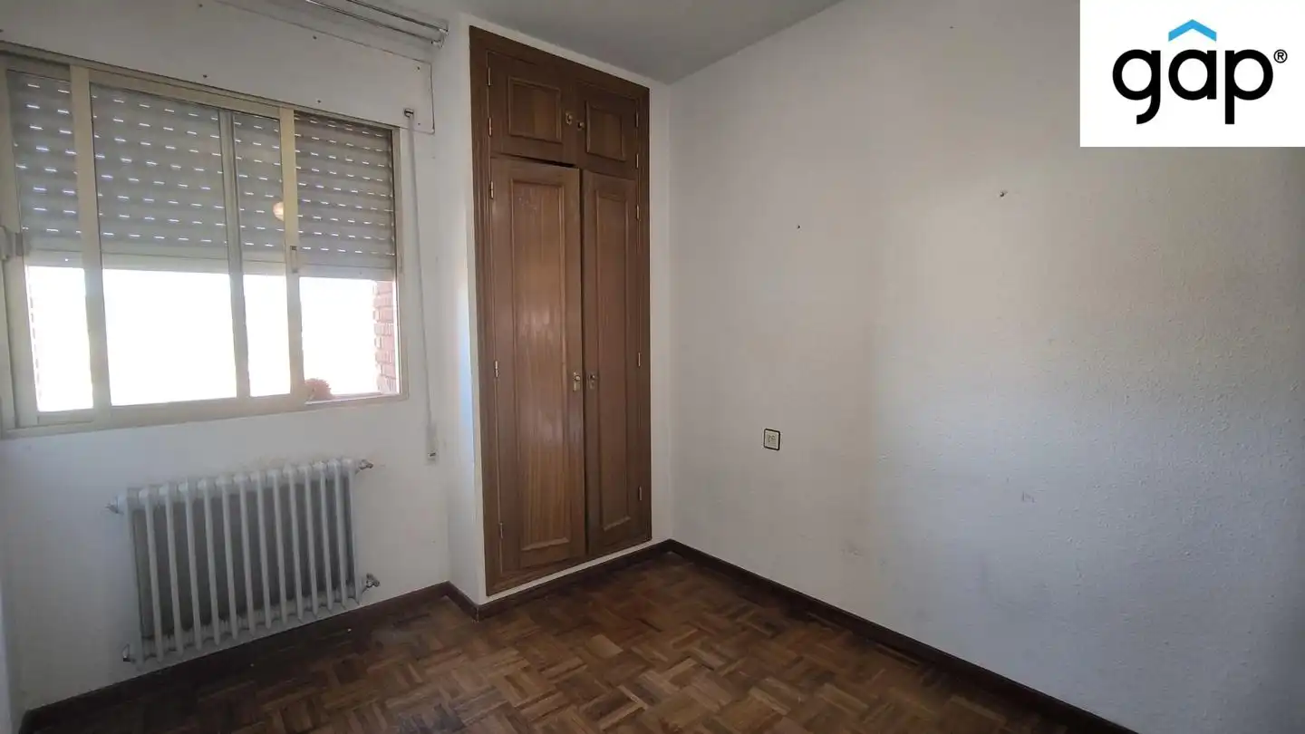 Bedroom of Flat for sale in Cuenca  with Air Conditioner, Heating and Terrace