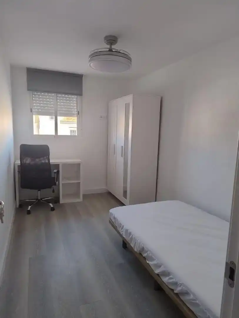 Dormitori de Casa adosada de lloguer en Murcia amb Parquet, Moblat i Forn