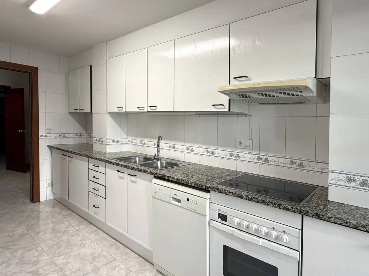 Kitchen of Flat for sale in Olot  with Air Conditioner, Heating and Terrace