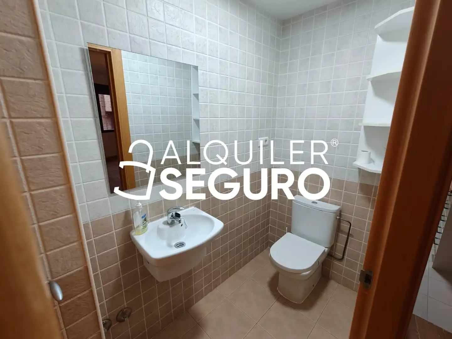 Badezimmer von Wohnung zur Miete in Mocejón mit Heizung