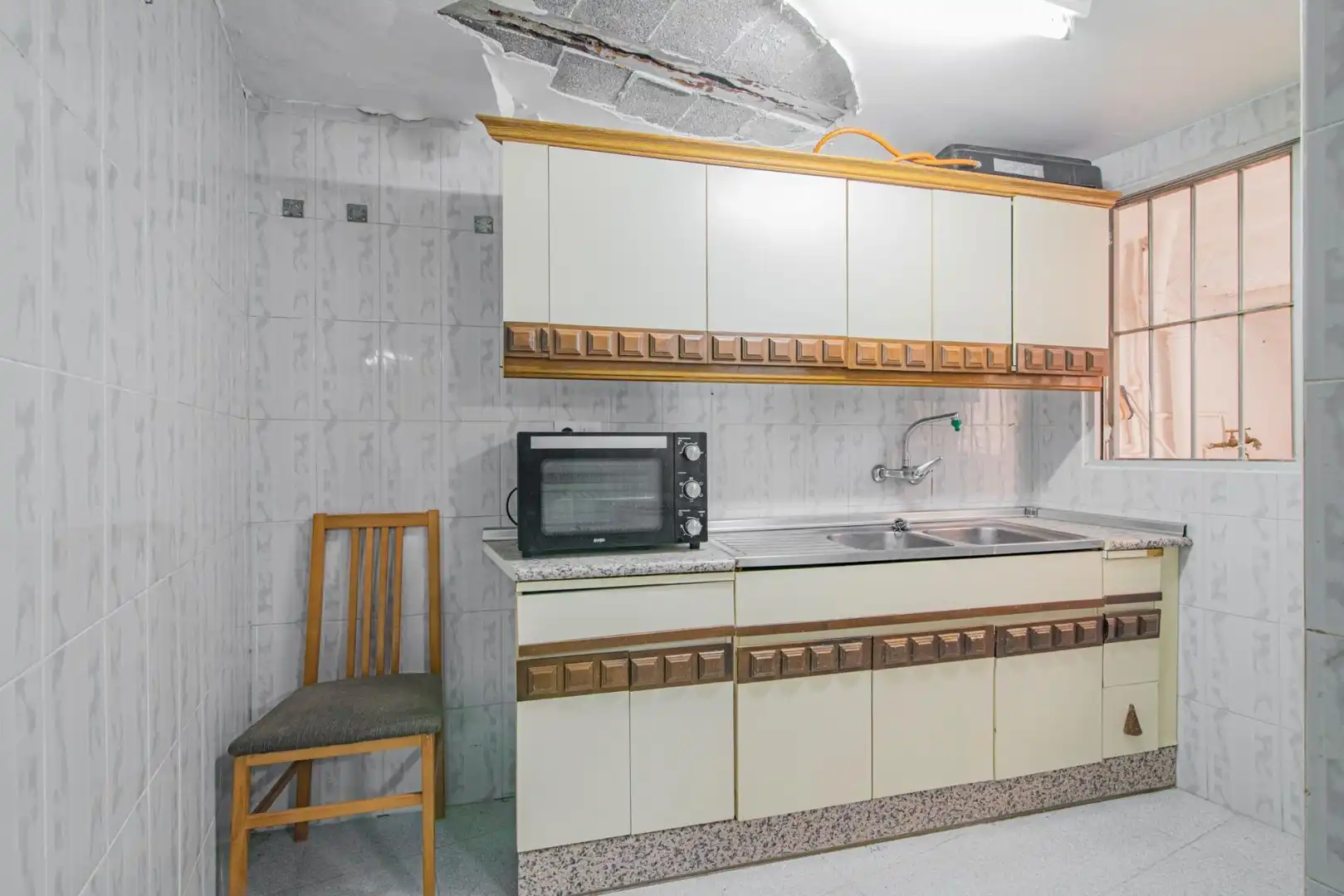 Cocina de Casa adosada en venta en Pinos Puente con Terraza, Trastero y Balcón