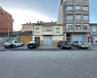 Vista exterior de Casa o xalet en venda en Ponferrada amb Calefacció i Traster