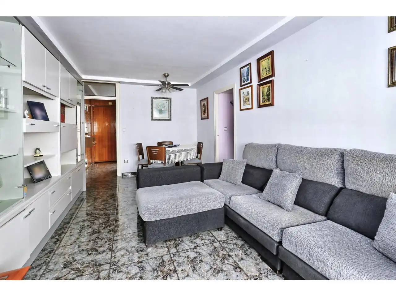 Sala de estar de Piso en venta en Barcelona con Calefacción y Amueblado