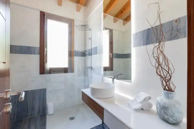Bathroom of Country homes for sale in  Palma de Mallorca  with Air Conditioner, Heating and Private garden