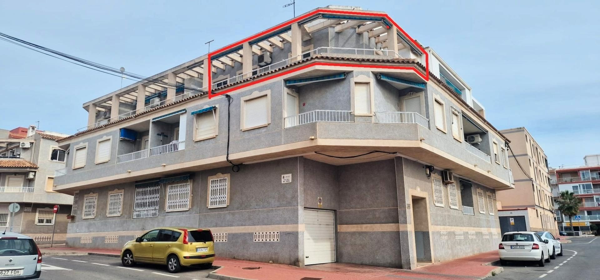 Vista exterior de Àtic en venda en Torrevieja amb Terrassa i Moblat
