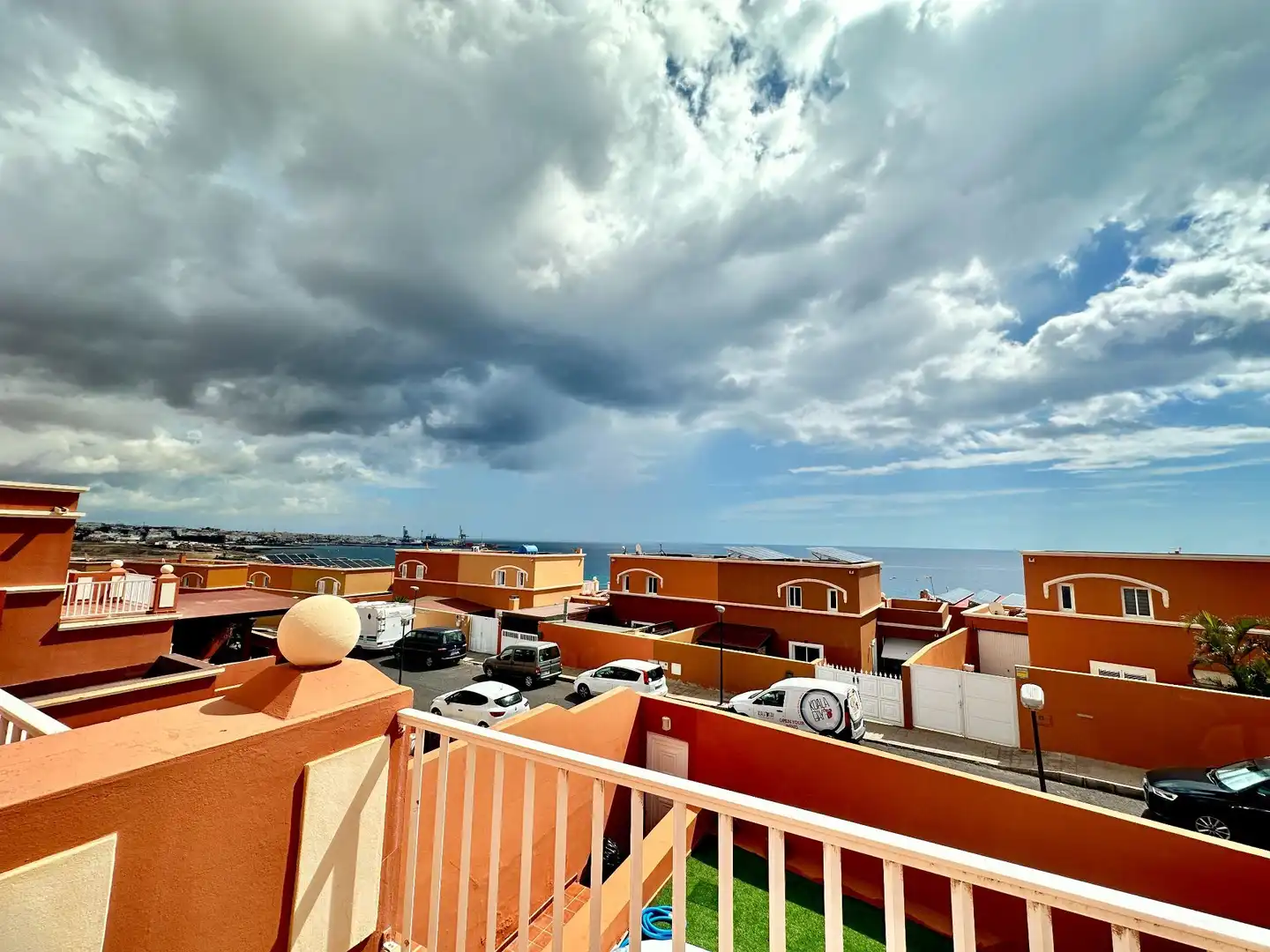 Vista exterior de Dúplex en venda en Puerto del Rosario amb Aire condicionat, Terrassa i Piscina