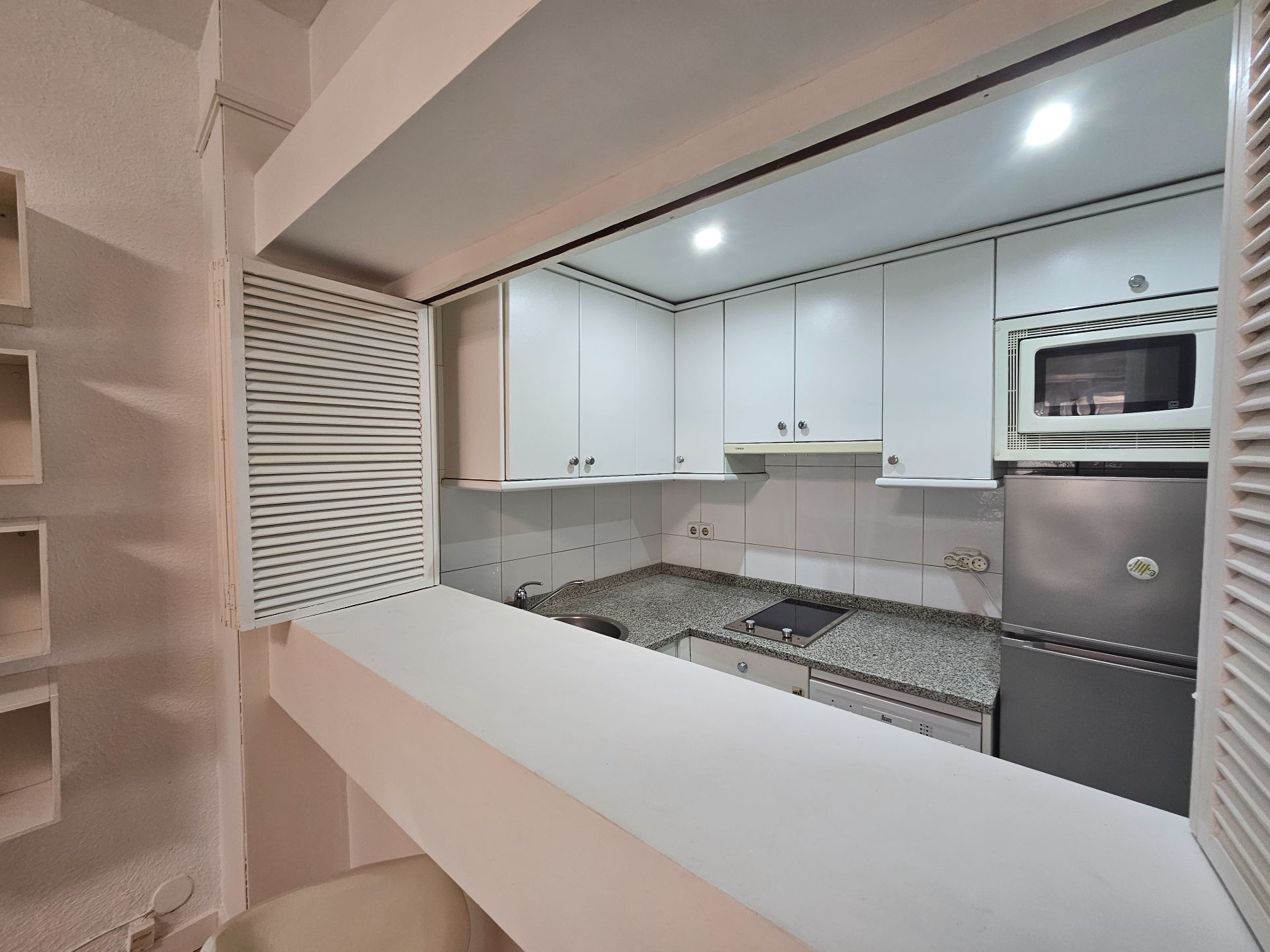 Cuina de Apartament de lloguer en  Madrid Capital amb Aire condicionat, Calefacció i Terrassa