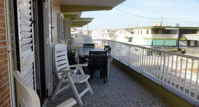 Apartamento de alquiler en Carrer de l'Almirall Roger de Llúria, Oliva Playa