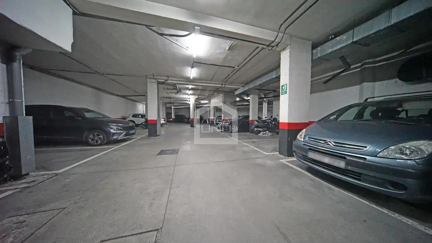 Parking de Piso en venta en Madrid con Calefacción