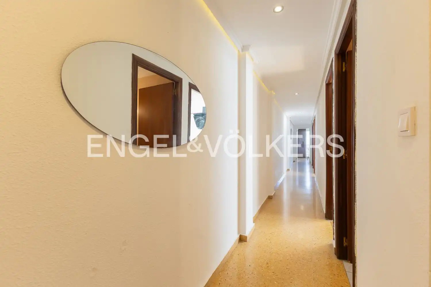 Wohnung zum Verkauf in Valencia mit Klimaanlage, Heizung und Balkon