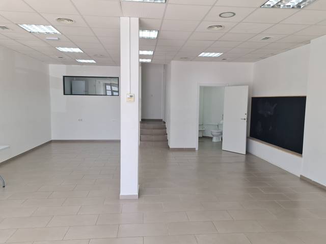 Local comercial en Venta en Calle Lope de Rueda en Fuente Alegre - El Chaparral - Los Morales