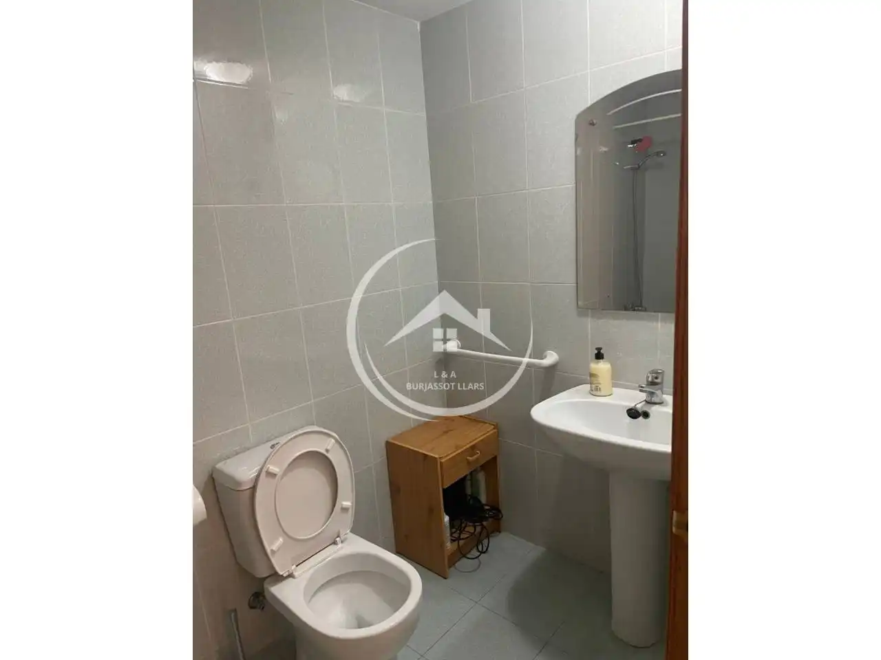 Bathroom of Flat for rent in Burjassot  with Furnished and Balcony