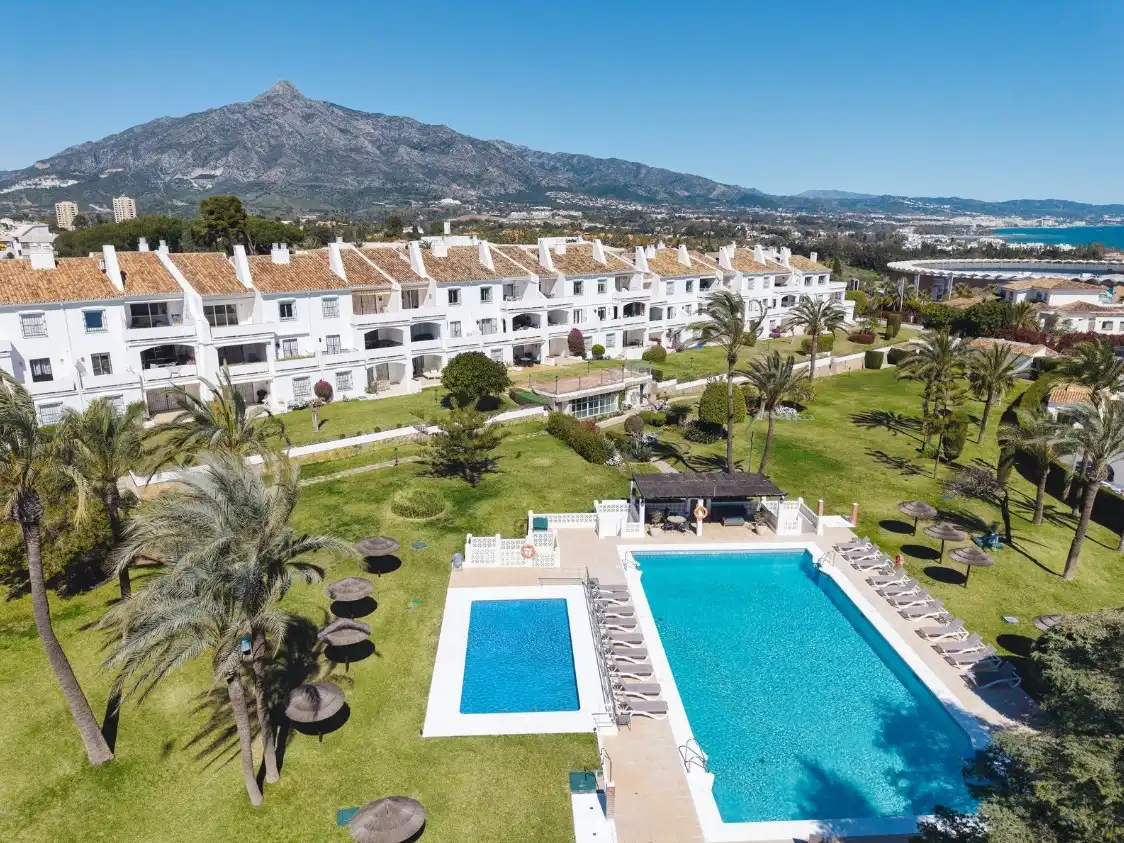 Vista exterior de Planta baja en venta en Marbella con Aire acondicionado, Calefacción y Terraza