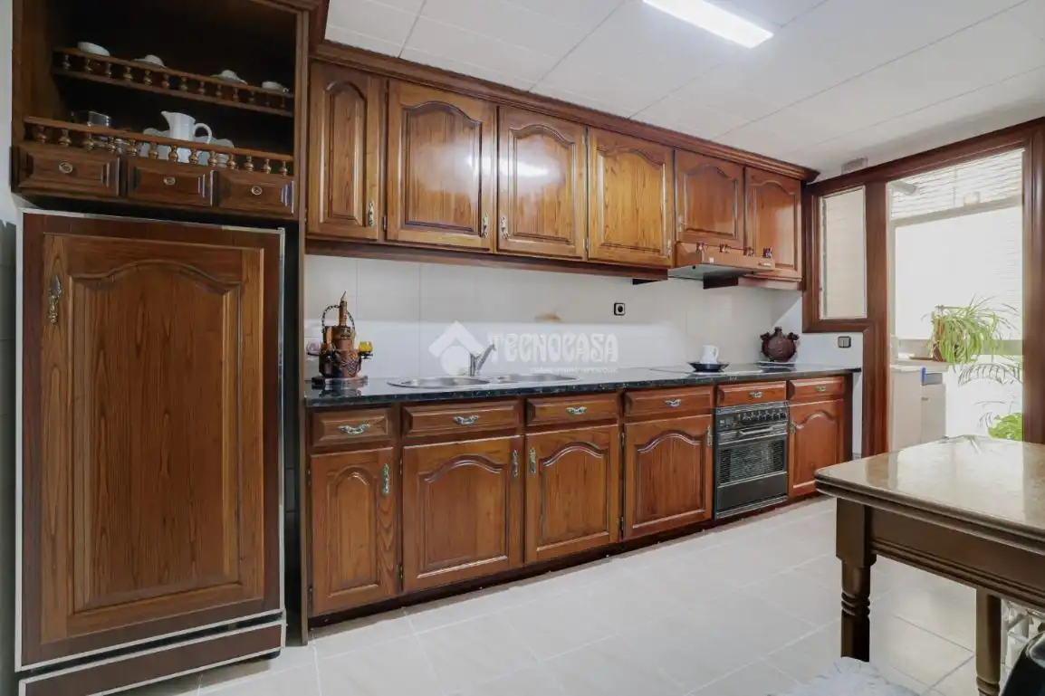 Cocina de Piso en venta en Montcada i Reixac con Balcón