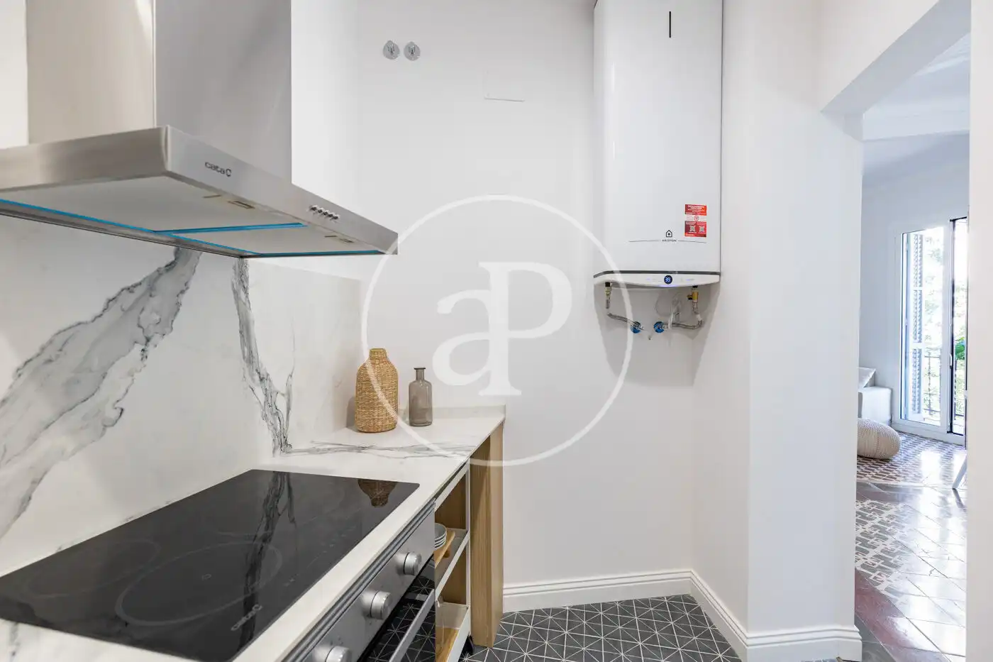Küche von Wohnung zum Verkauf in Barcelona mit Klimaanlage, Heizung und Balkon