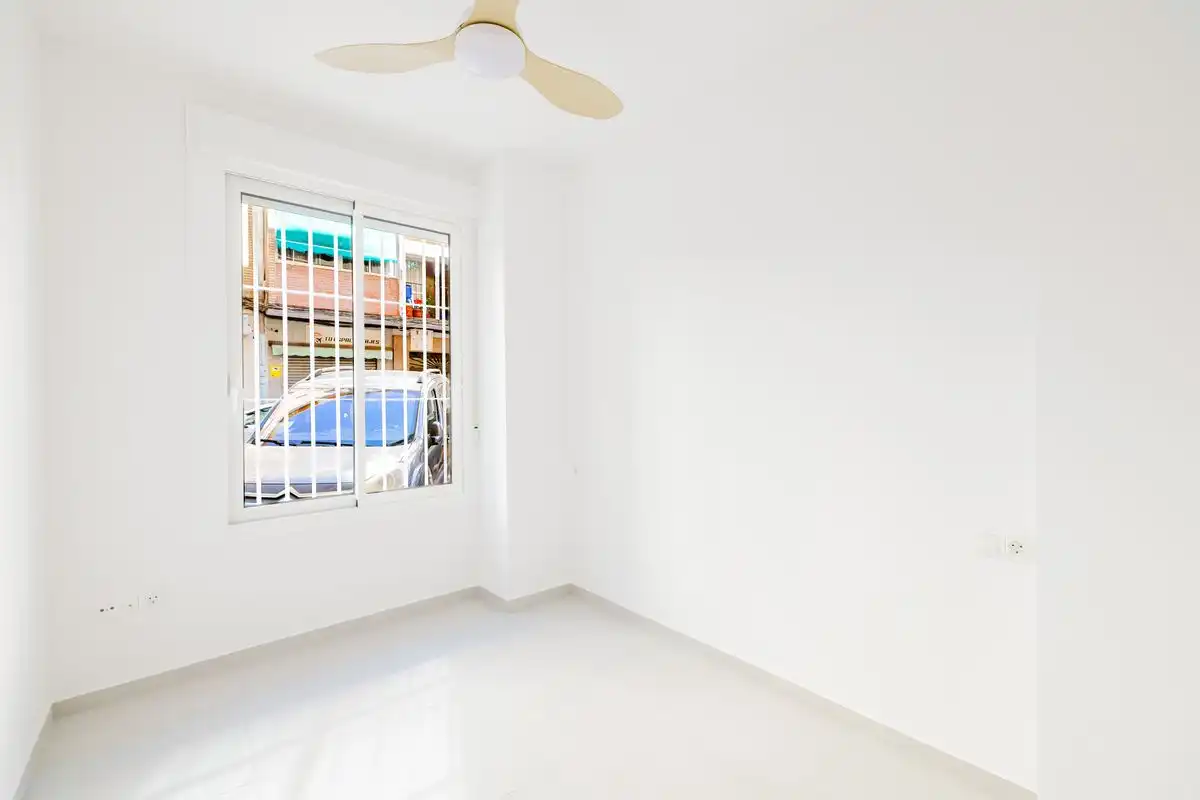 Schlafzimmer von Erdgeschoss zum Verkauf in Málaga mit Heizung