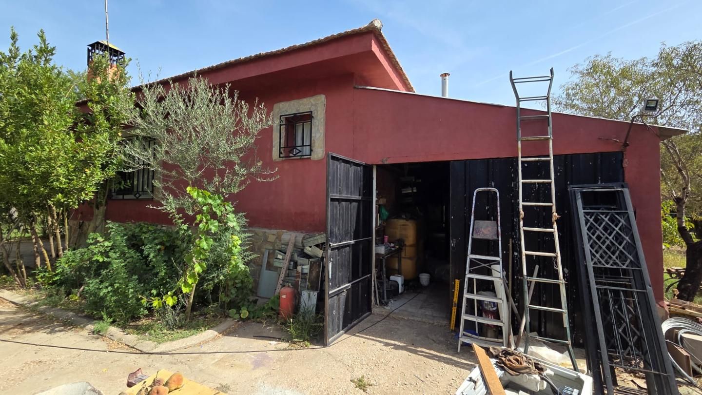 Exterior view of House or chalet for sale in Barajas de Melo  with Heating, Storage room and Swimming Pool