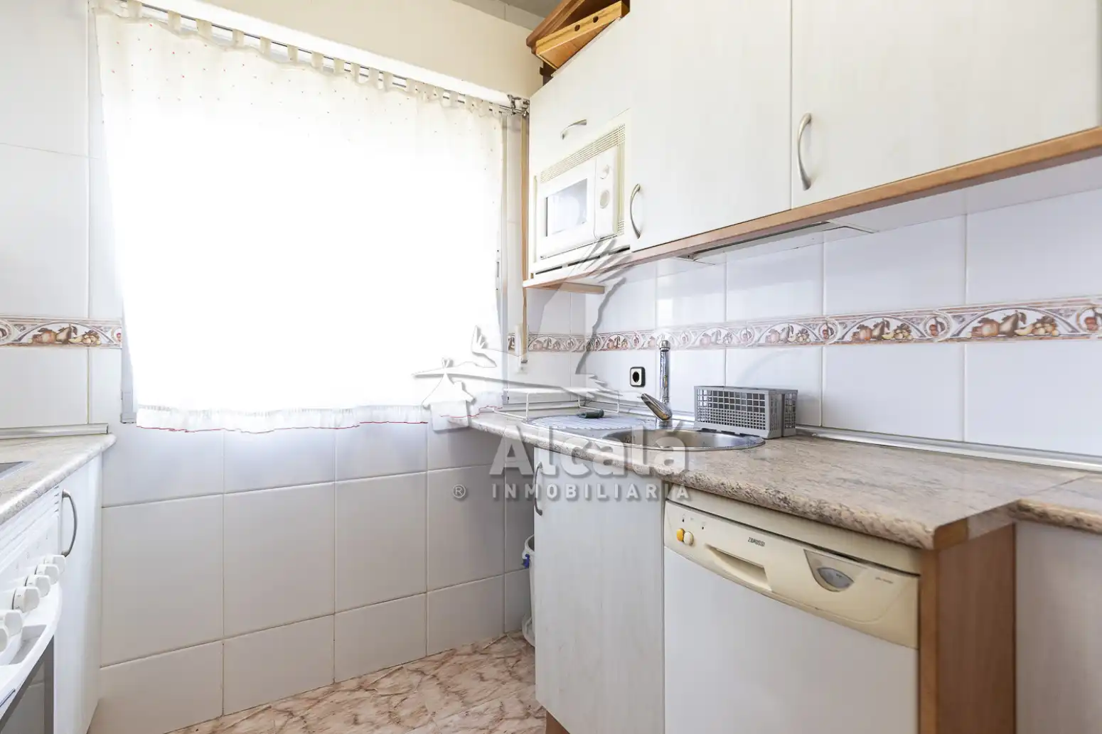 Cuina de Casa o xalet en venda en Villalbilla amb Aire condicionat, Calefacció i Jardí privat