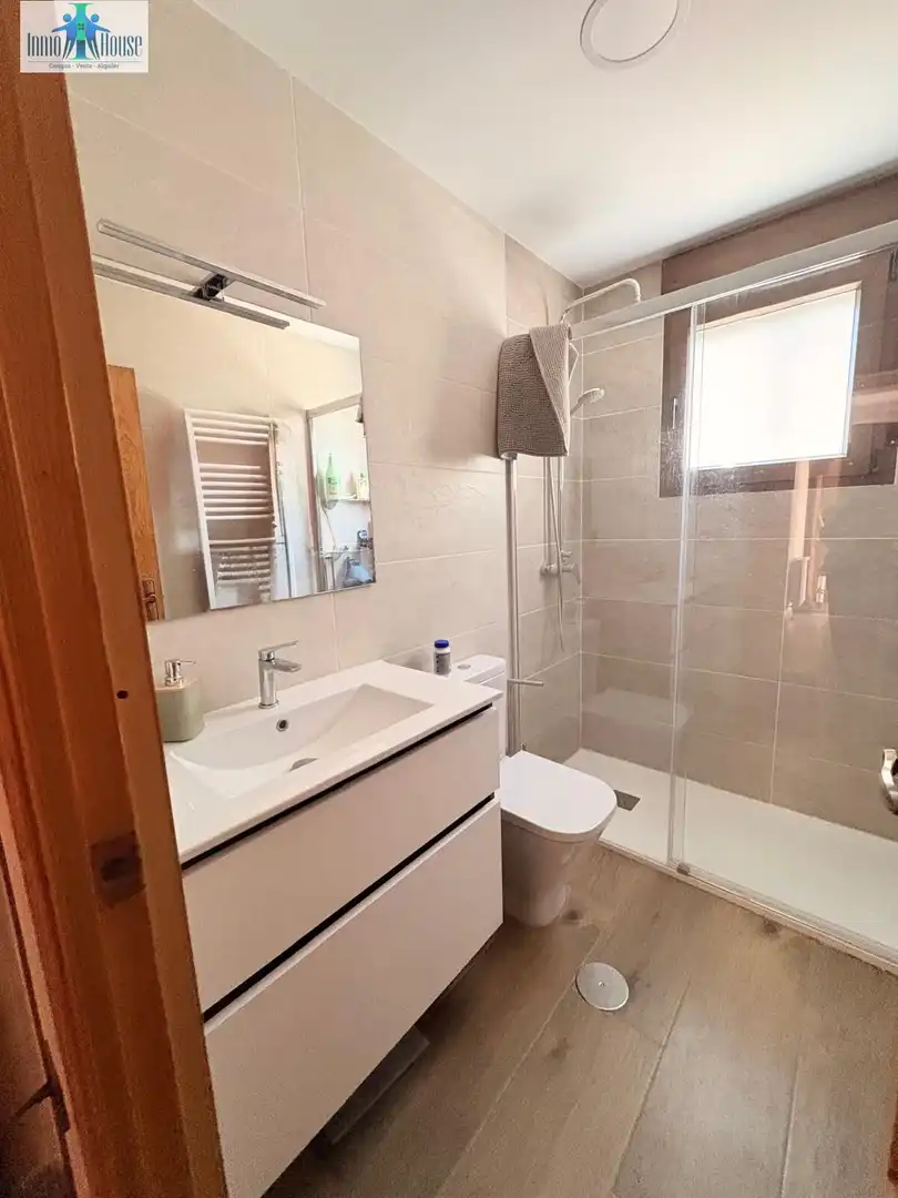 Bany de Casa o xalet en venda en Albacete amb Aire condicionat, Calefacció i Jardí privat