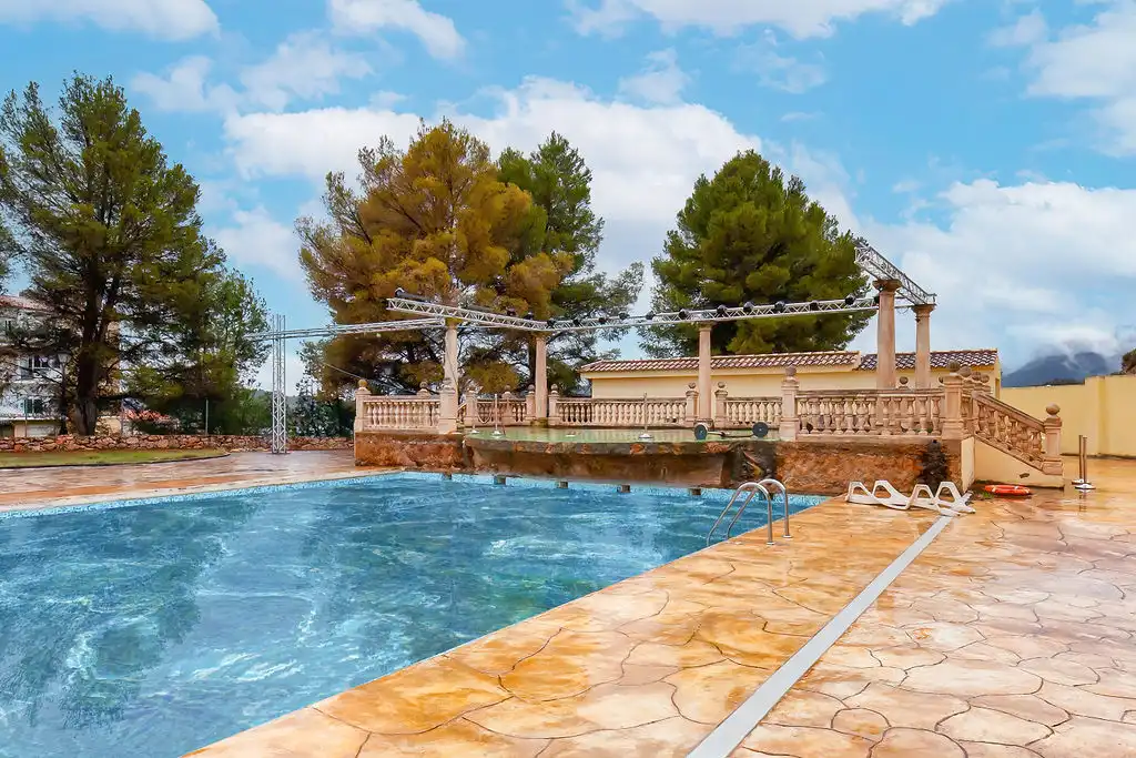Hotel con piscina in vendita a Polígono 17 41A, imagen 38