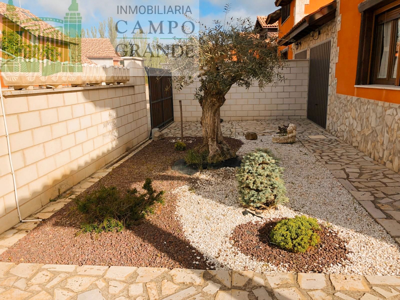 Jardí de Casa o xalet en venda en Grijota amb Calefacció, Jardí privat i Traster