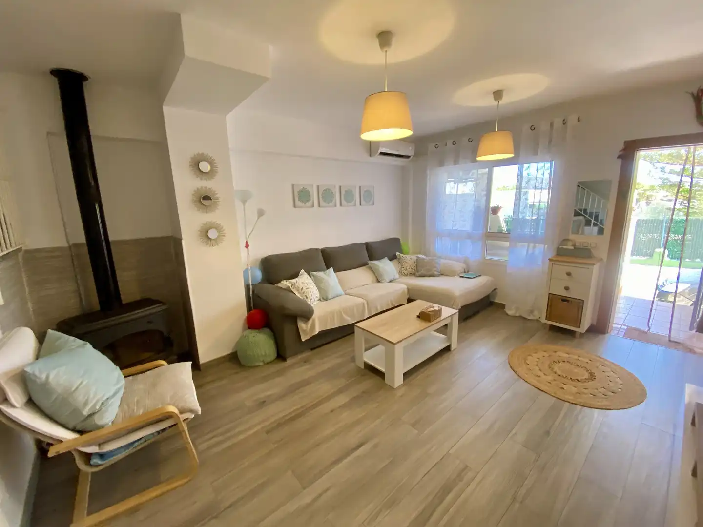 Sala de estar de Casa adosada en venta en Carboneras con Aire acondicionado, Calefacción y Amueblado