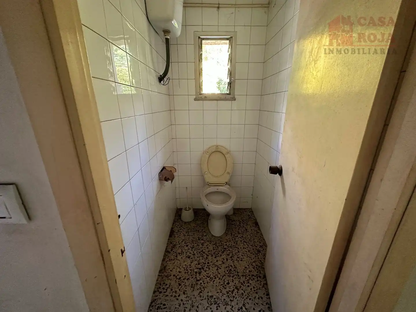 Badezimmer von Fabrikhallen zum Verkauf in Moaña