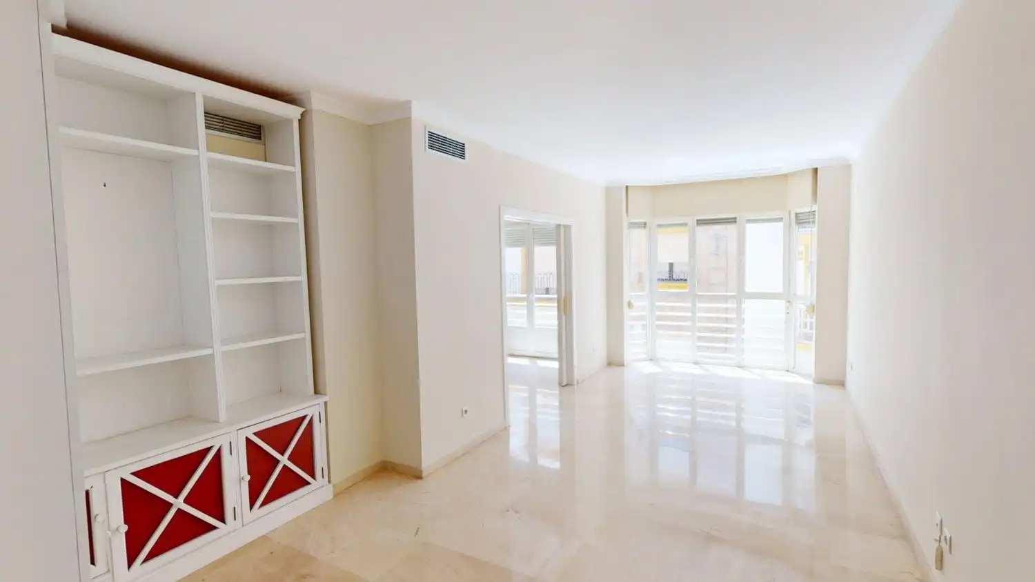 Living room of Flat for rent in Sevilla  with Air Conditioner, Heating and Storage room