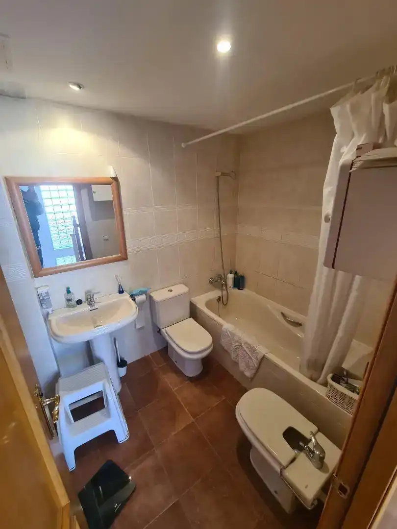 Baño de Casa o chalet de alquiler en Cambrils con Aire acondicionado, Jardín privado y Parquet