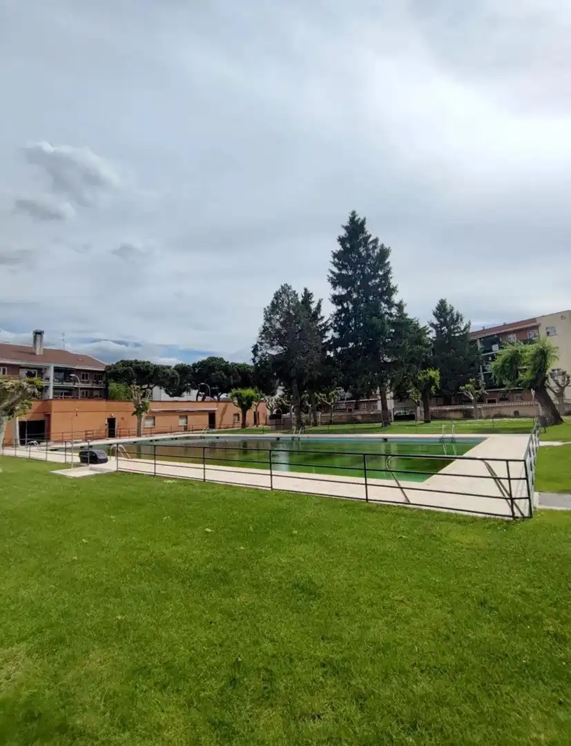 Piscina de Pis en venda en Collado Villalba amb Calefacció, Jardí privat i Terrassa