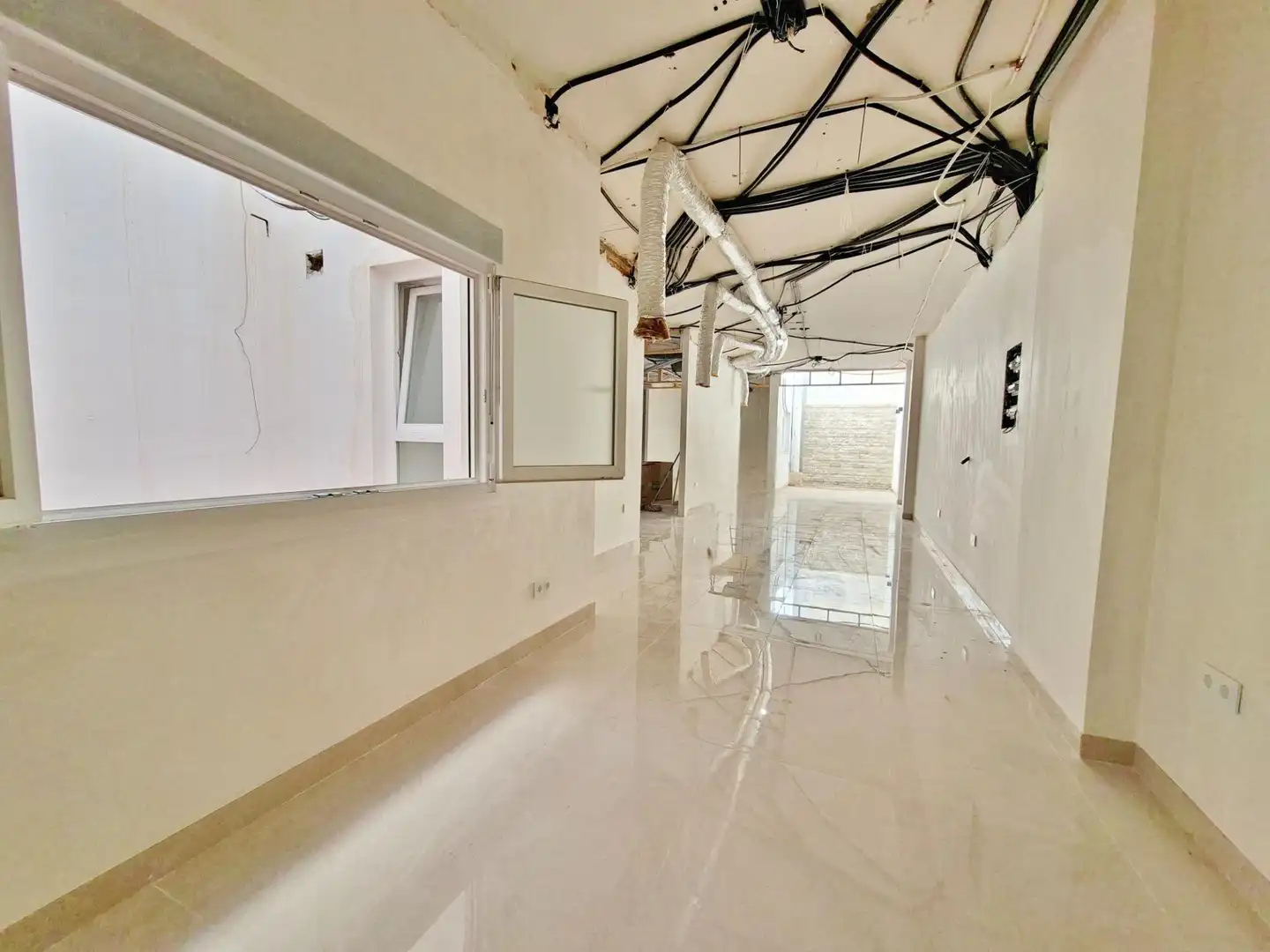 Commercial properties for sale in Roquetas de Mar
