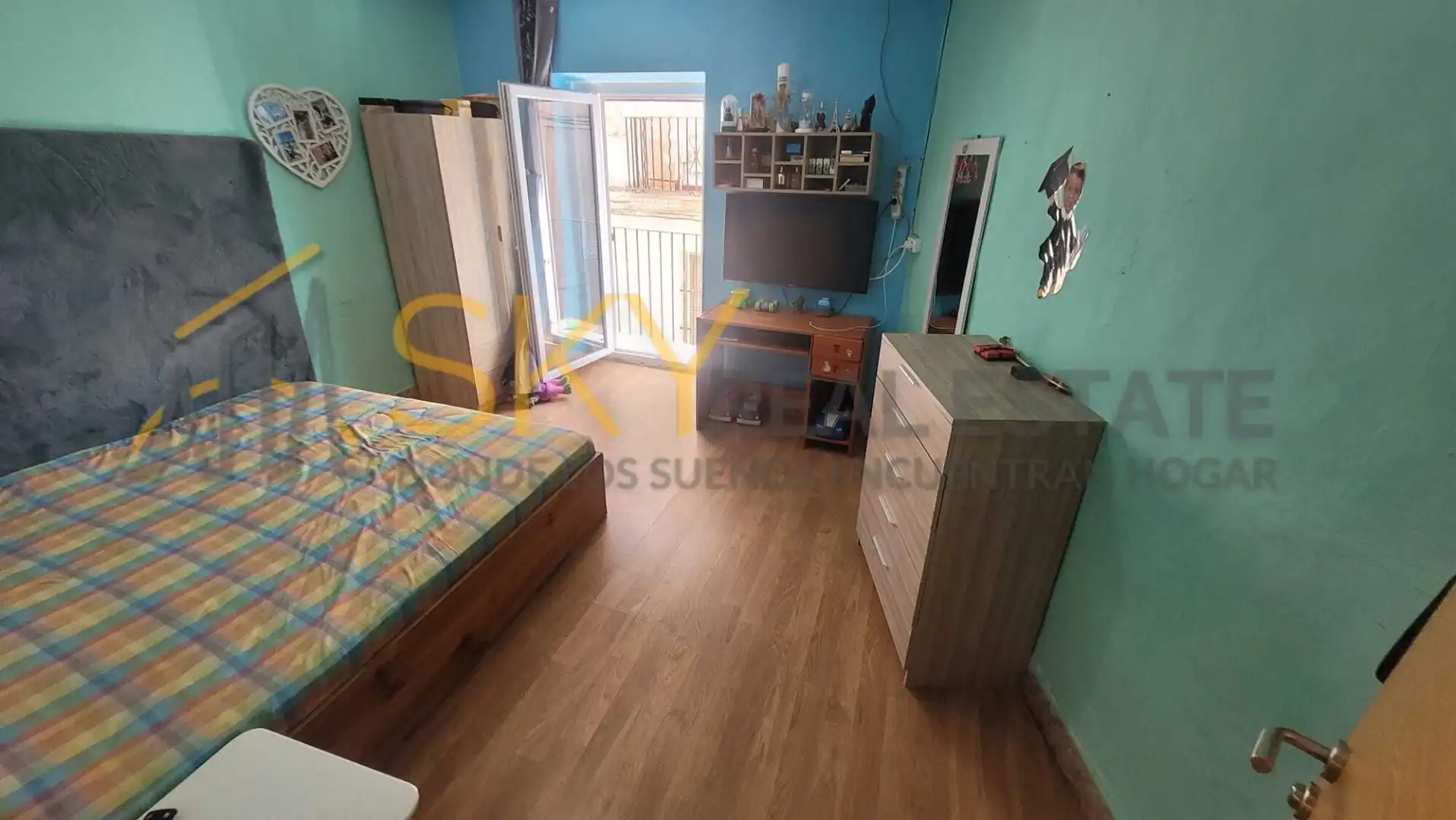 Habitación de Casa adosada en venta en Buñol con Terraza, Trastero y Amueblado