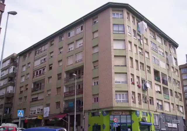 Vista exterior de Pis en venda en Camargo