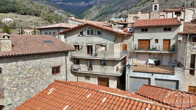 Casa adosada en Venta en Carrer del Mig en Gombrèn