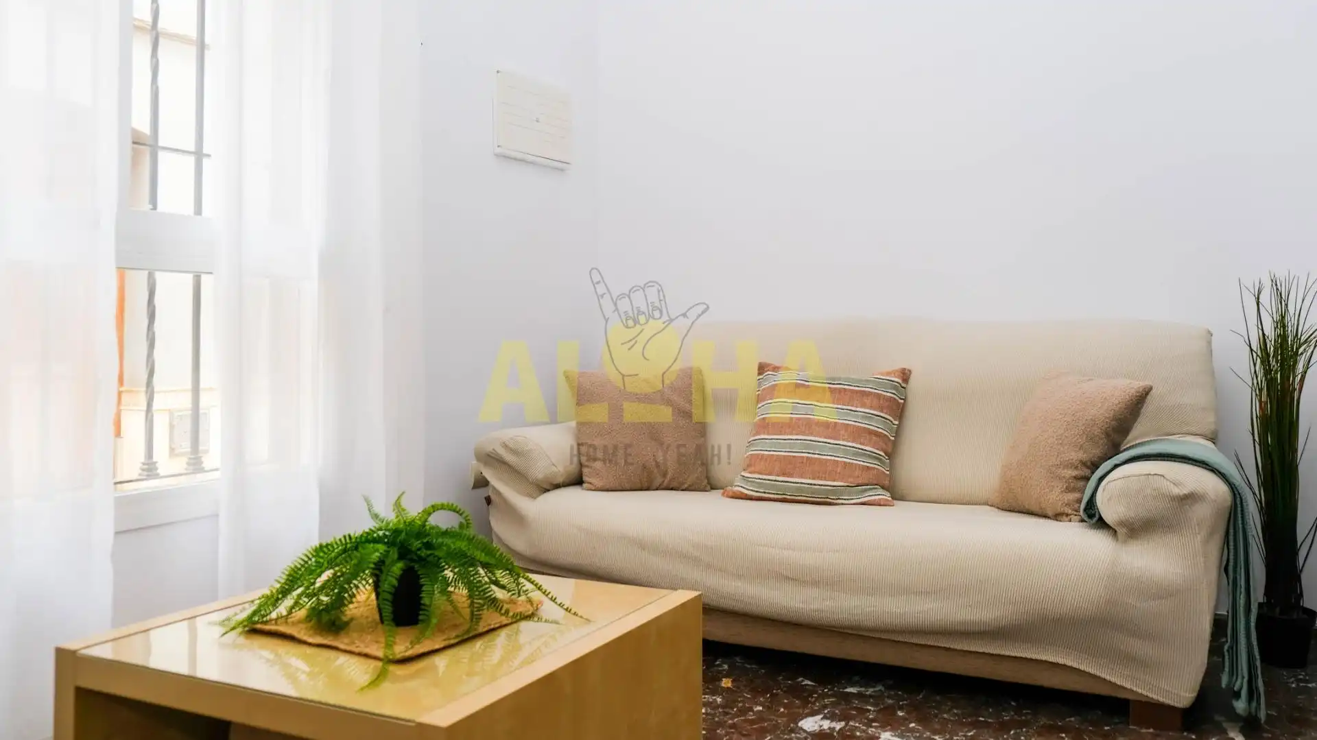 Sala d'estar de Apartament de lloguer en Valencia amb Aire condicionat, Calefacció i Terrassa