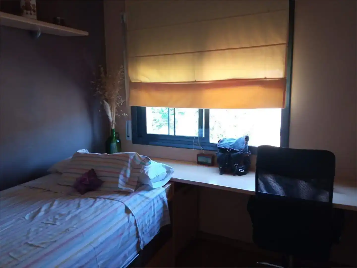 Dormitori de Casa adosada per a compartir en Vallirana amb Parquet, Piscina i Moblat
