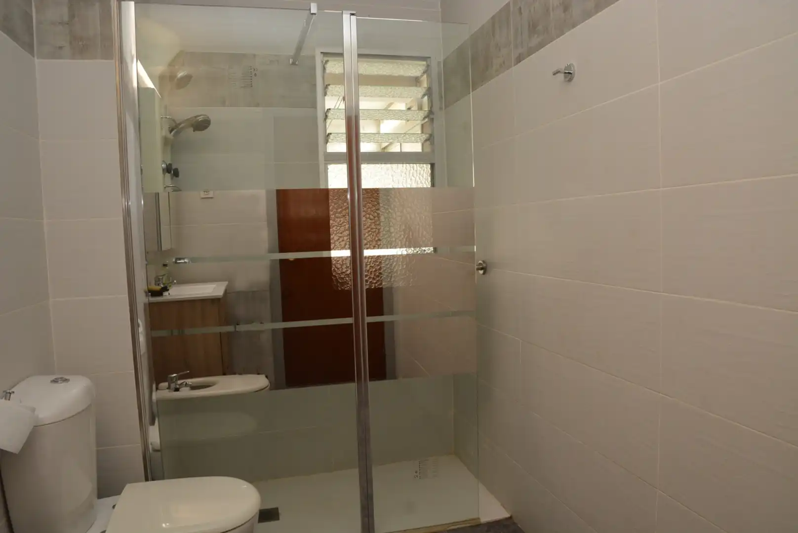 Bany de Pis en venda en Alcalá de Henares amb Calefacció, Terrassa i Piscina