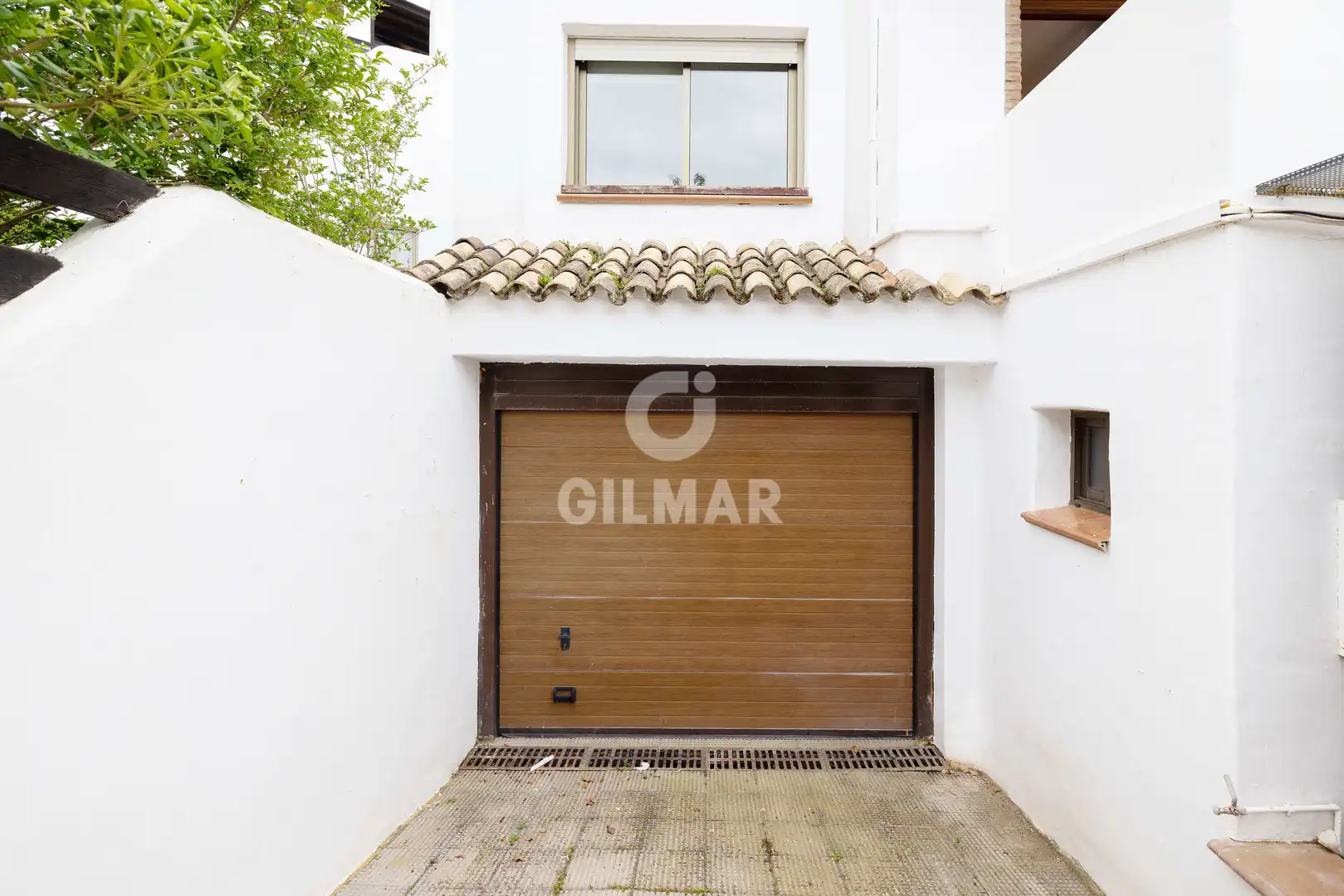 Vista exterior de Casa adosada en venta en Marbella con Calefacción, Jardín privado y Piscina