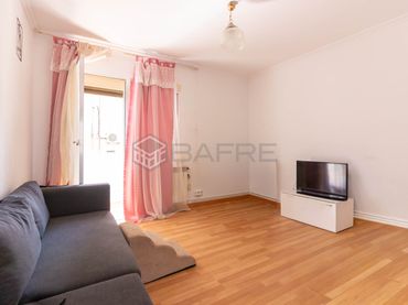 Flat with lift for sale in Calle de los Yébenes