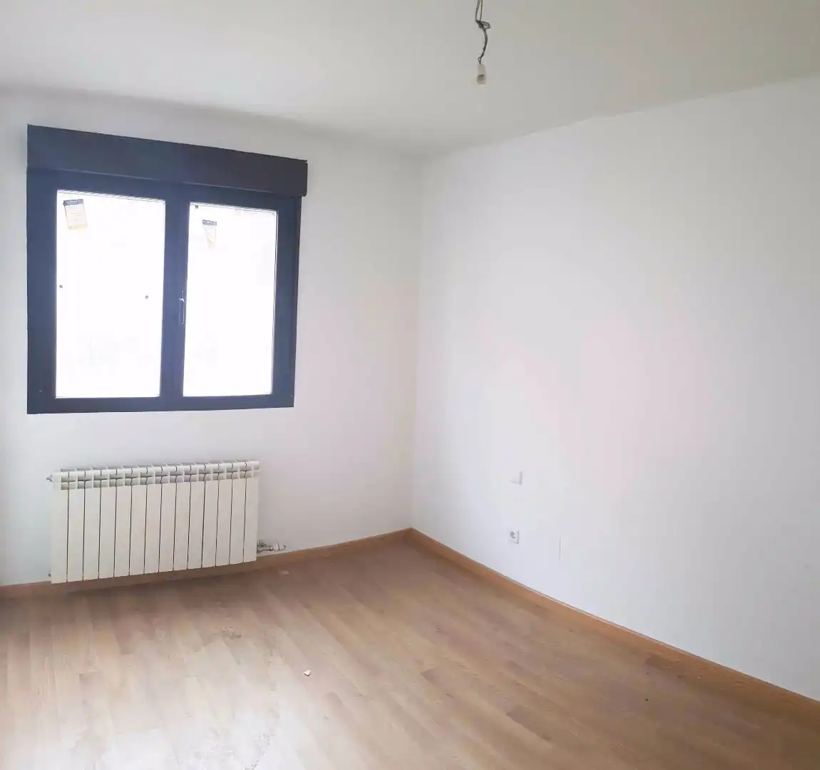 Habitación de Apartamento en venta en Tudela de Duero con Calefacción, Parquet y Trastero