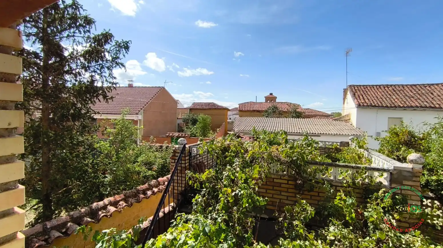 Vista exterior de Casa o chalet en venta en Villazanzo de Valderaduey con Jardín privado, Terraza y Amueblado