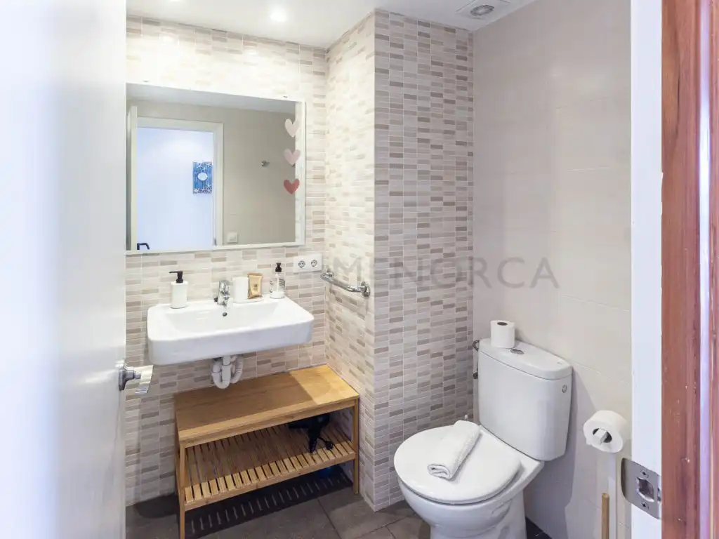 Bany de Apartament en venda en Alaior amb Aire condicionat, Terrassa i Piscina